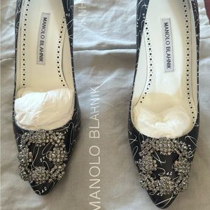 Manolo Blahnik Black Hangisi limited edition Love Pump 37